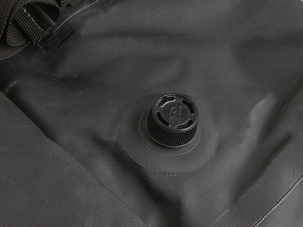 Typhoon Laukku - valmistaja Front Runner 4