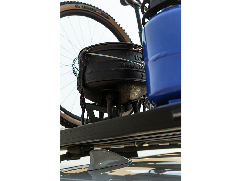 Potjie Pot/Dutch Oven AND Carrier - valmistaja Front Runner 4