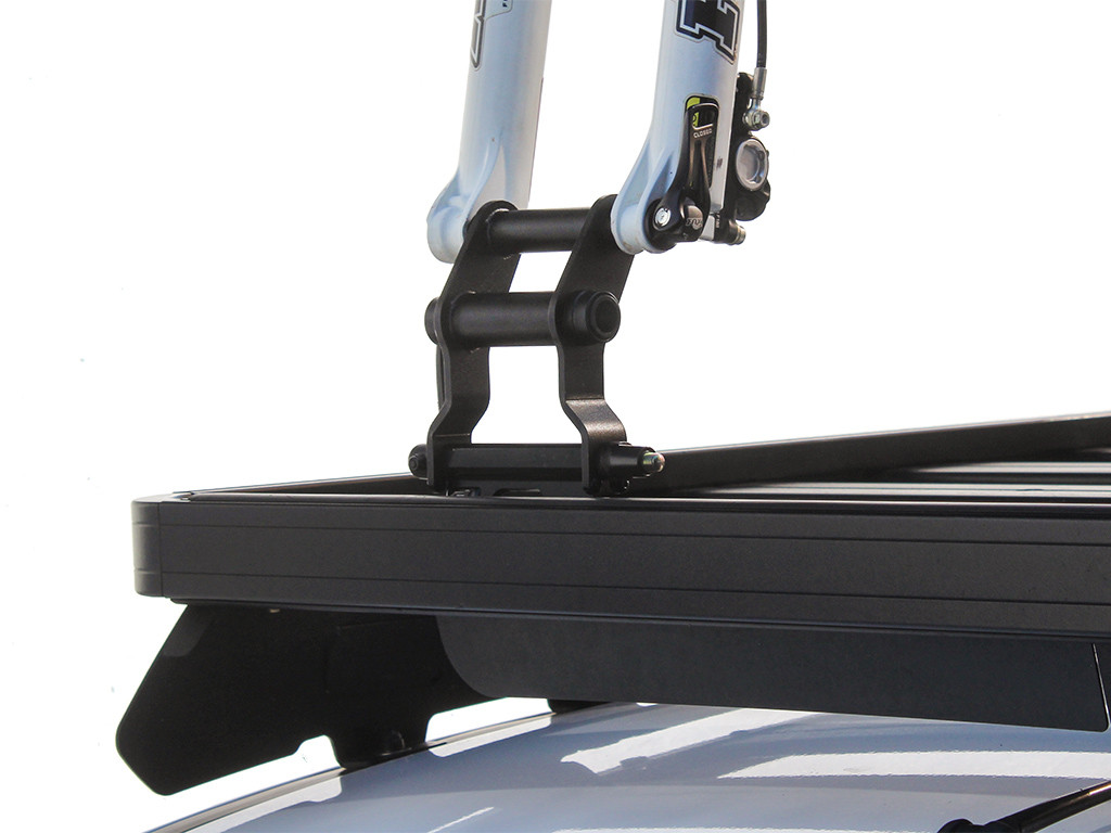 Läpiakselisovitin haarukkakiinnitteiseen pyörätelineeseen - Front Runner 4