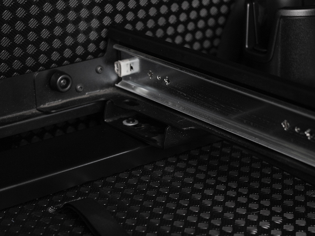 Land Rover New Defender 110 (L663) Cargo Slide - Front Runner 4