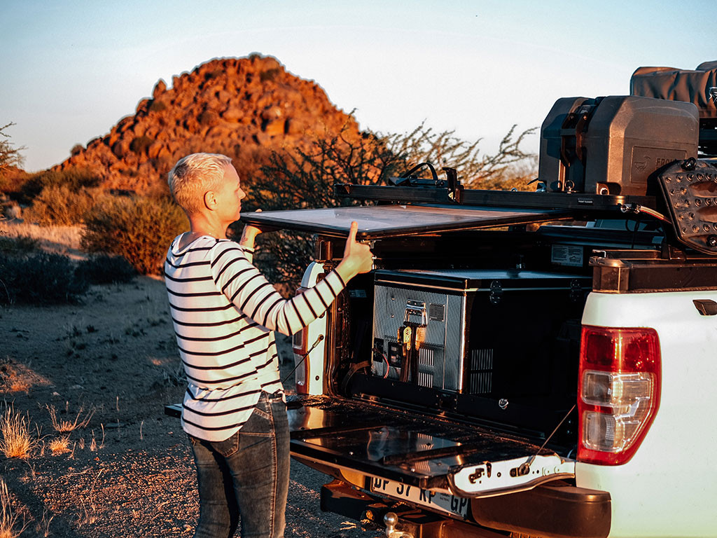 Pro-pöytä telinekiinnikkeen alla - Front Runnerilta 3