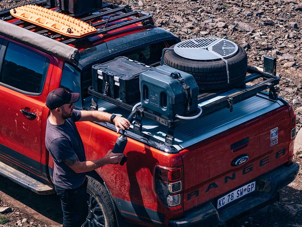 Pro-vesisäiliö hihnalla / 42L - Front Runner 6