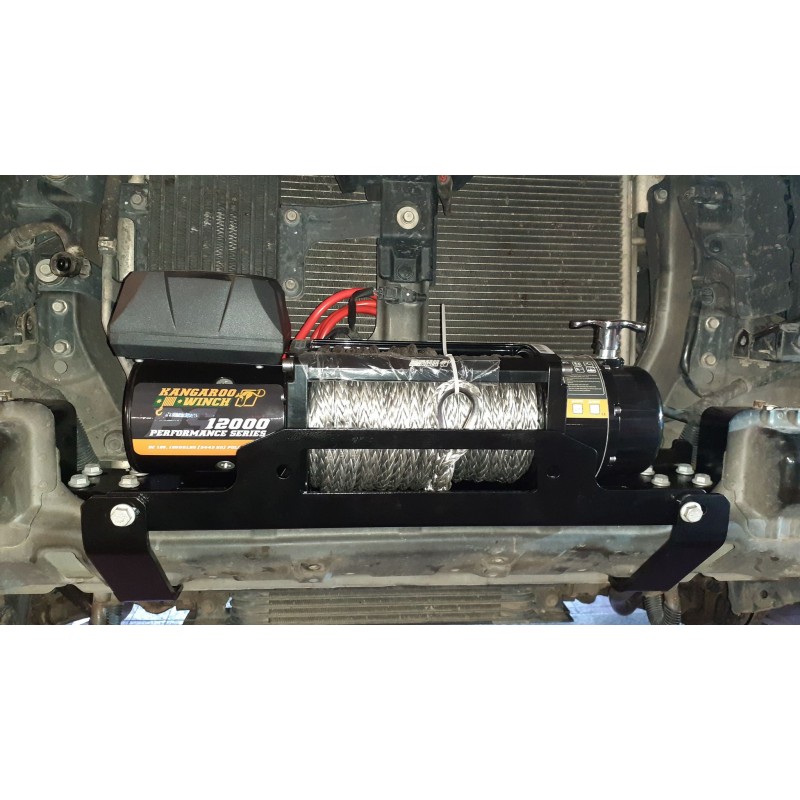 Vinssipeti puskurin sisään Pajero IV 06- 1