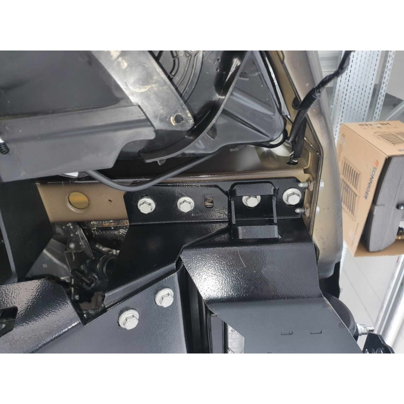 Mercedes Sprinter W 907 VS30 2021- 2WD piilovinssipeti 2