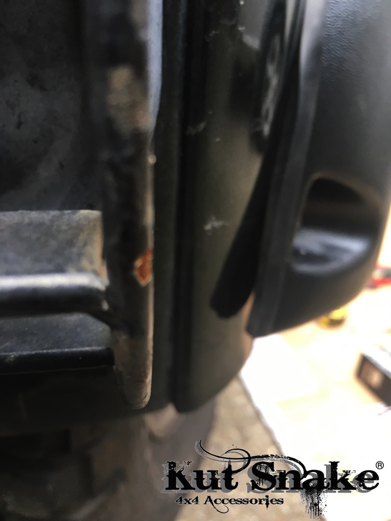 Lokasuojan levike, Land Rover Defender 4