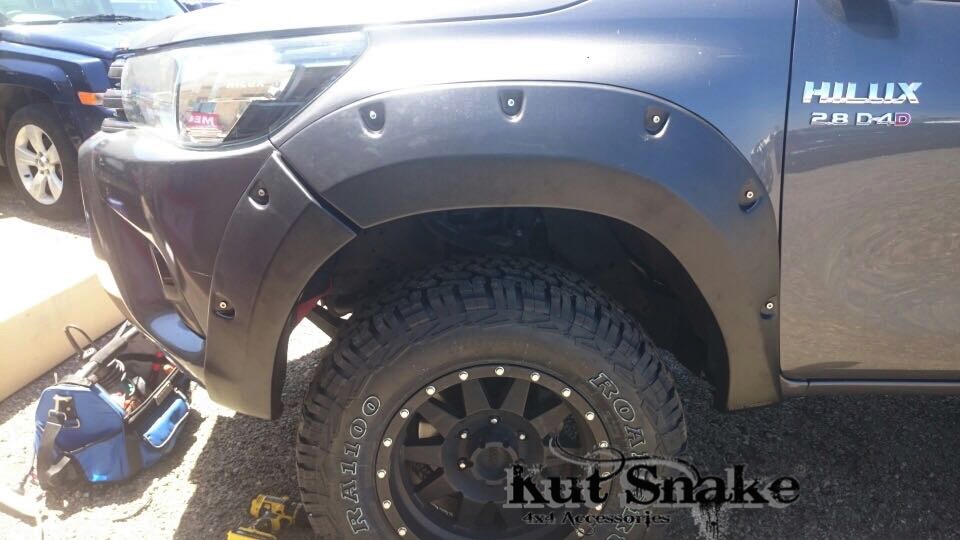 Lokasuojan levike, Toyota Vilux Revo 4