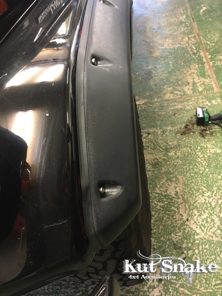 Lokasuojan levike, Toyota Land Cruiser 75-series 7