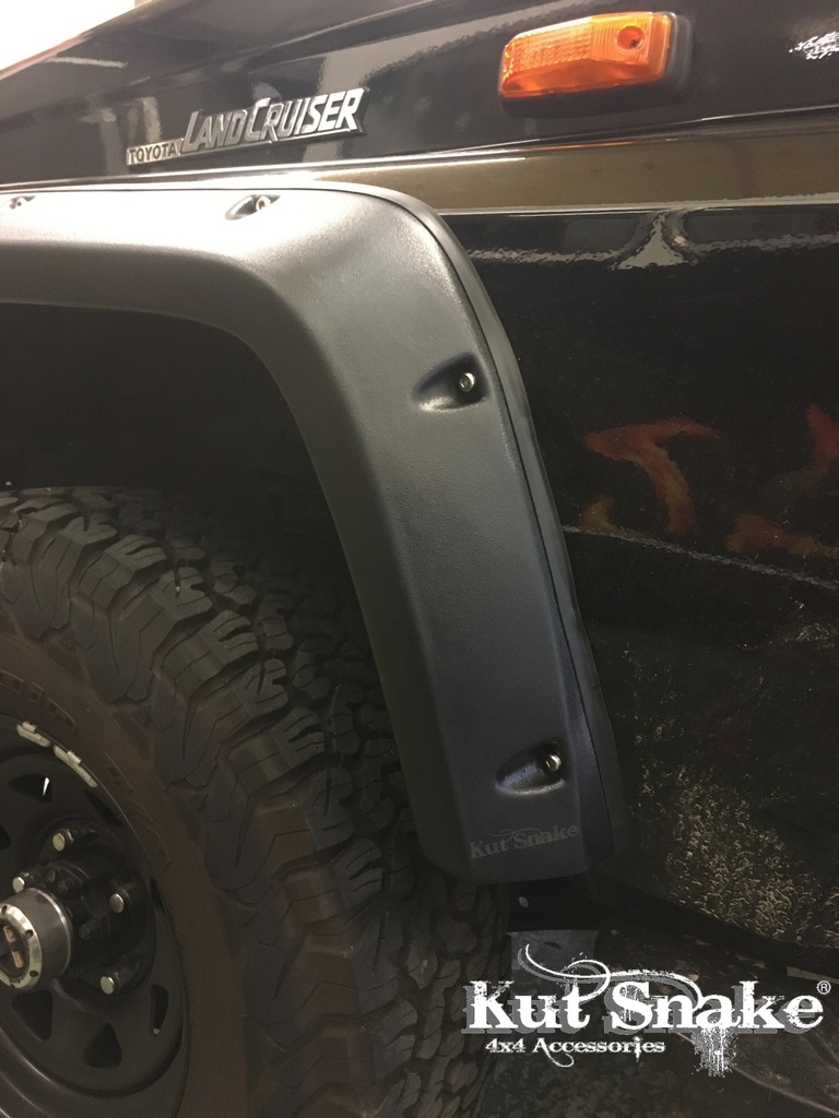 Lokasuojan levike, Toyota Land Cruiser 75-series 11