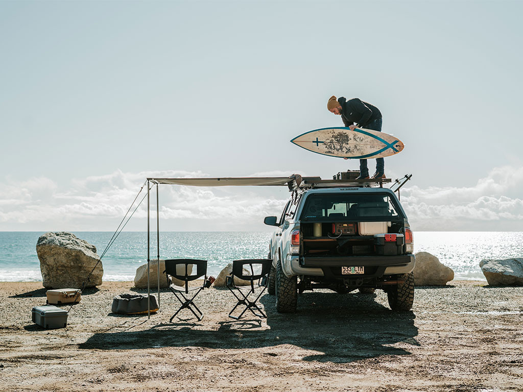 Pickupin katos tai perävaunu OEM Track Slimline II -telinesarjalla / korkea / 1425 mm (L) x 1358 mm (P) - Front Runner 6