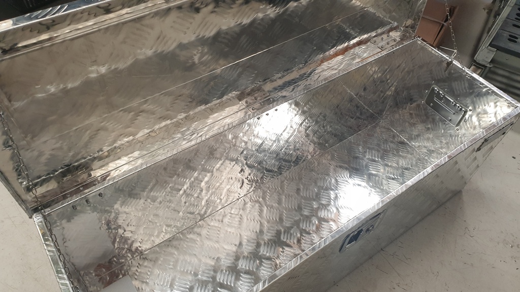 ALUMIININEN TYÖKALULAATIKKO 1120X380X380 1