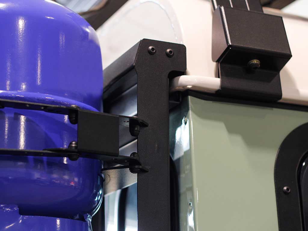 Land Rover Defender 90/110 yhden kaasupullon kiinnike - Front Runner 2