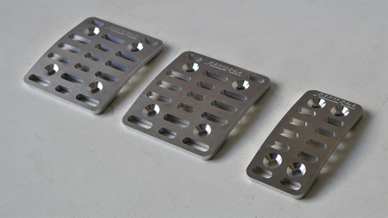 KIT OF DEFENDER PEDAL PADS