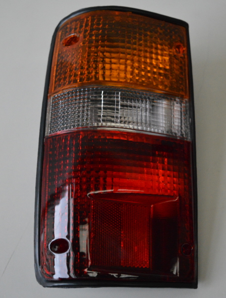 REAR LEFT LAMP TOYOTA HILUX