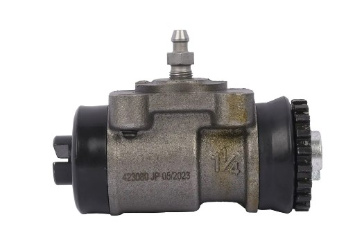 Toyota J40 Brake cylinder Front Right