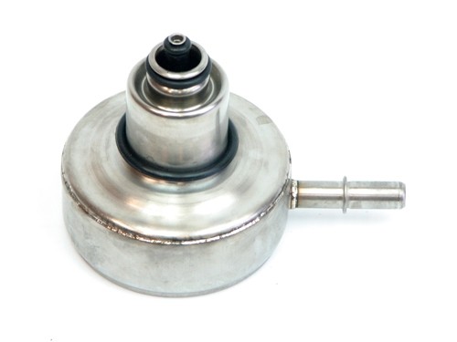 Polttoaineen suodatin ja paineensäädin